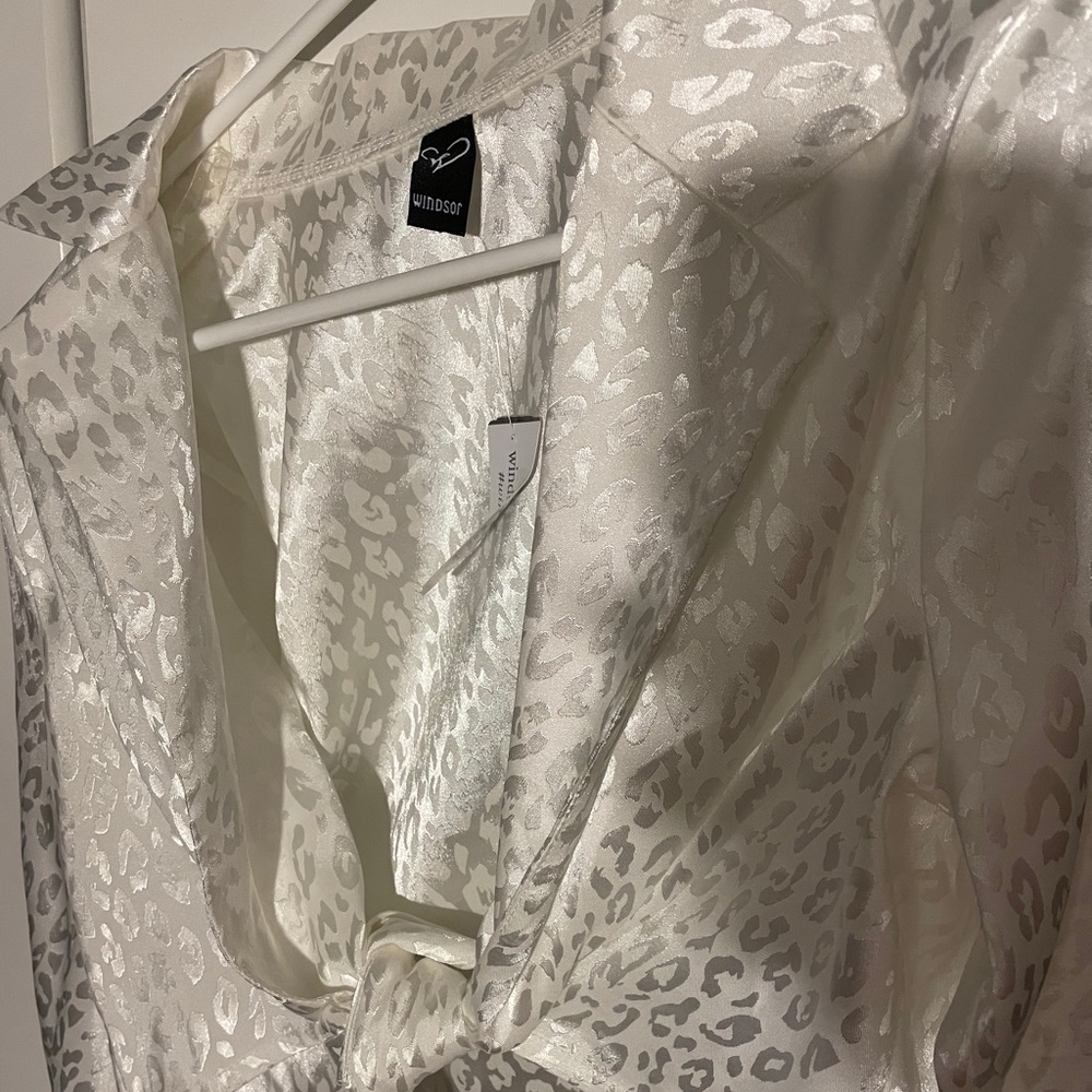 Ivory top - Picture 2 of 2